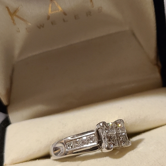 Kay Jewelers diamond ring - Picture 4 of 14